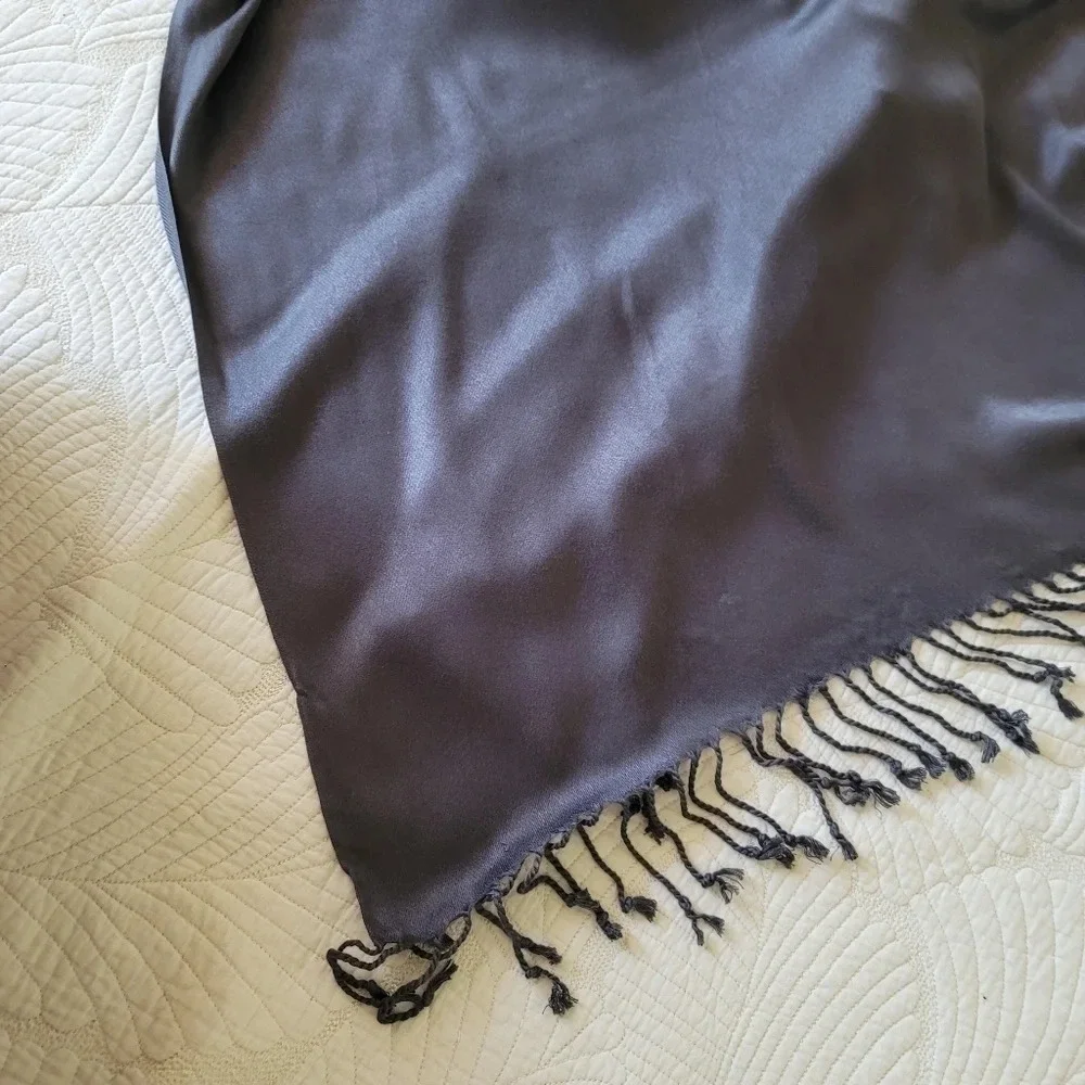 Womens H&M Black Gray Soft Cozy Fringe Scarf Wrap